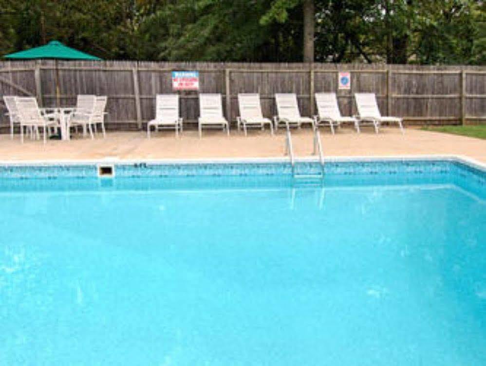 Motel Red Roof Freehold