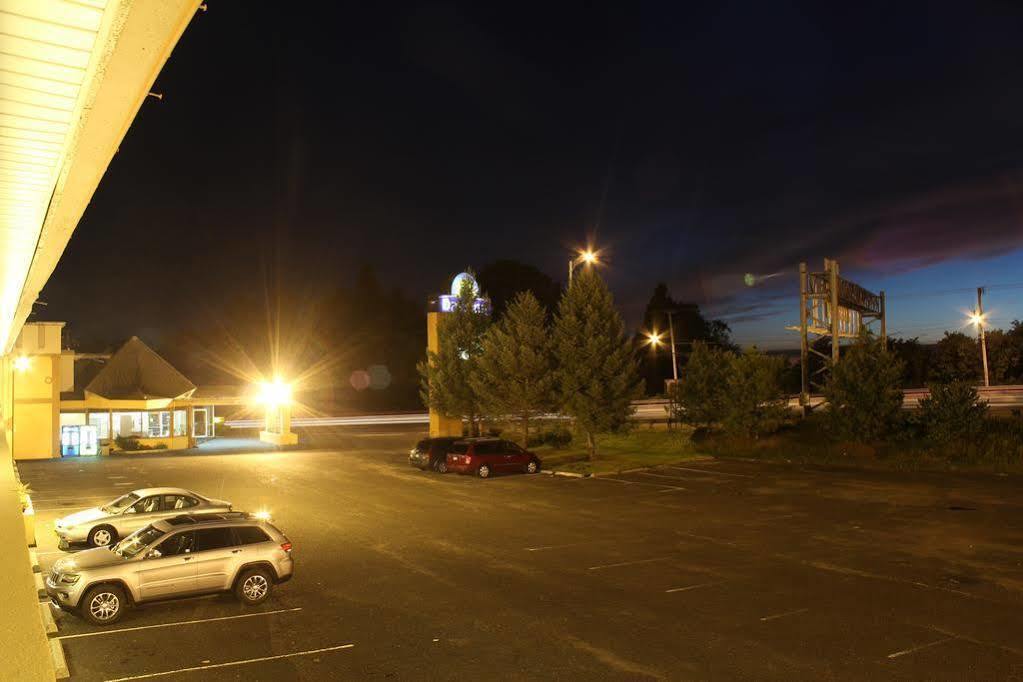 Red Roof Motel 2*