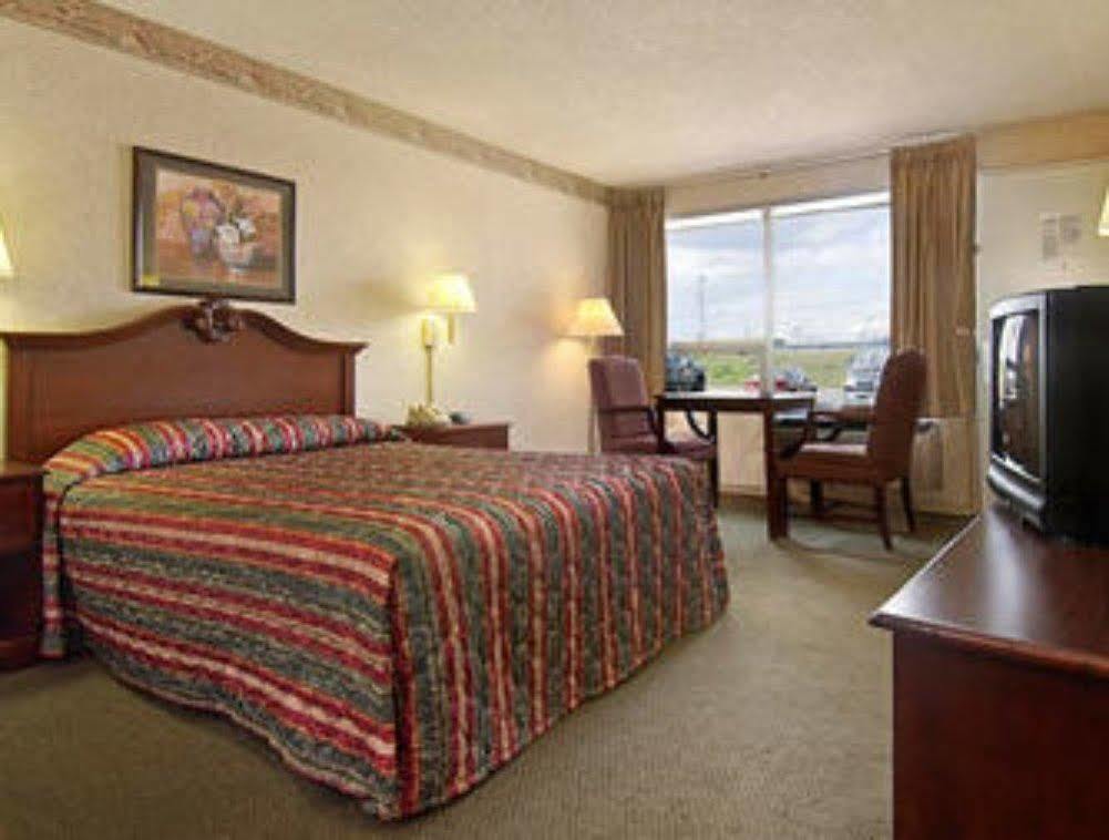 Red Roof Motel 2*